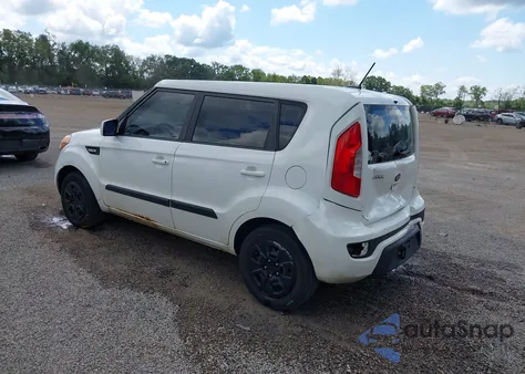 2013 Kia Soul z USA, uszkodzony, nr VIN KNDJT2A52D7493601
